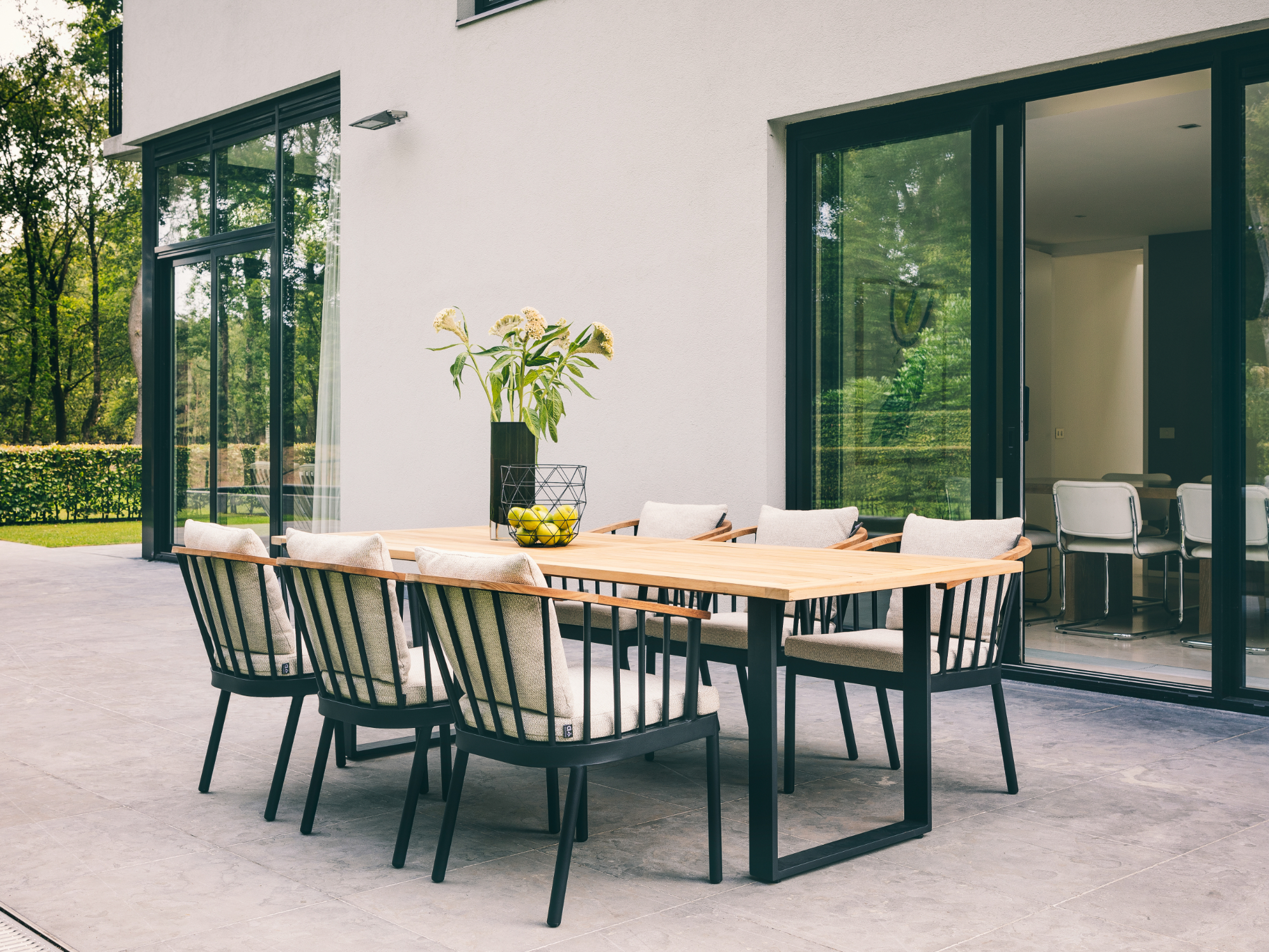 Apple_Bee_Condor_Dining_Teak SVLK_Natural_Sphere 01_BEE WETT.jpg